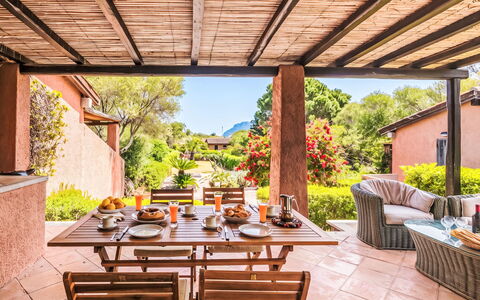 Dalila: Meubilair, Buitenmeubels, Tafel, Stoel, Buitentafel, Keuken En Eettafel, Tuin, Eco Hotel, Schaduw, Patio