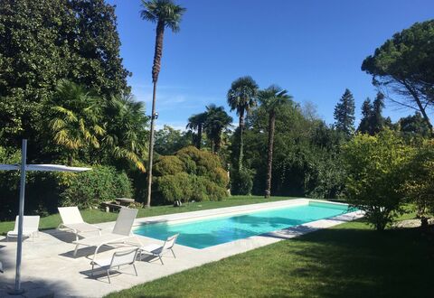 Villa Ghis - Sleeps 16: Zwembad, Eigendom, Lucht, Huis, Onroerend Goed, Boom, Wildernis, Palmboom, Huis, Vakantie