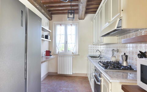 Il Grappolo: Countertop, Eigendom, Kamer, Keuken, Meubilair, Gebouw, Verdieping, Cabinetry, Interieur Ontwerp, Plafond