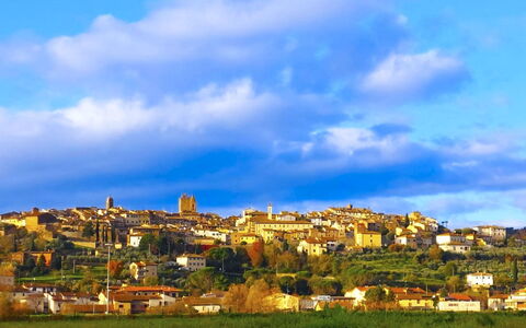 Villa Gioiosa: Blauw, Dag, Horizon, Stad, Woongebied, Buurt, Zomer, Landschap, Huis, Huis