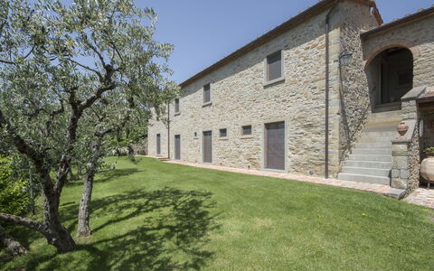 Villa Il Sasso: Eigendom, Huis, Huis, Gebouw, Onroerend Goed, Woongebied, Landgoed, Architectuur, Boerderij, Facade