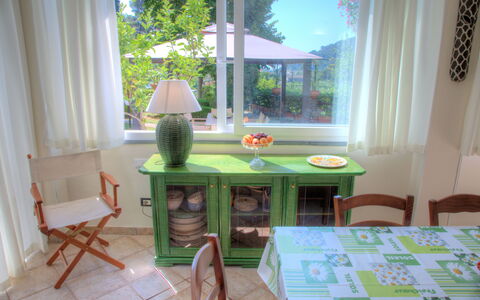 Casa Del Sole - San Bartolomeo Al Mare: Kamer, Eigendom, Meubilair, Groen, Tafel, Interieur Ontwerp, Huis, Verdieping, Huis, Gebouw