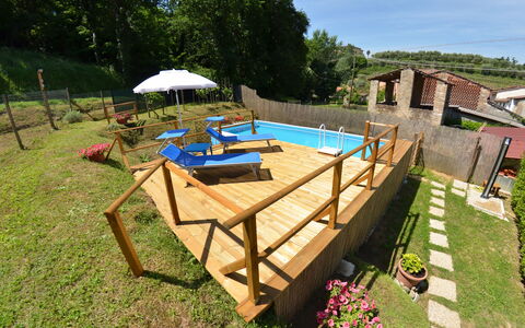 La Piccola Margherita: Eigendom, Zwembad, Huis, Backyard, Vrije Tijd, Onroerend Goed, Gras, Gebouw, Schaduw, Vakantie