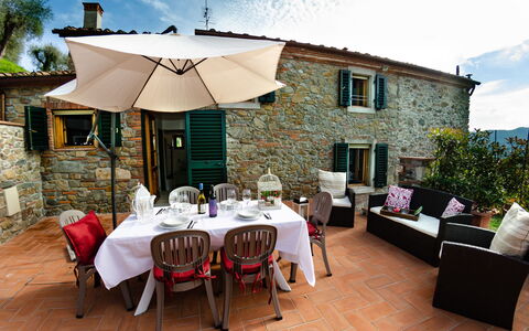Alla Piazzetta: Eigendom, Gebouw, Restaurant, Huis, Kamer, Onroerend Goed, Verblijf, Huis, Interieur Ontwerp, Patio