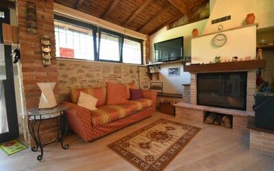 Capanna: Kamer, Eigendom, Gebouw, Woonkamer, Meubilair, Interieur Ontwerp, Huis, Huis, Onroerend Goed, Verdieping