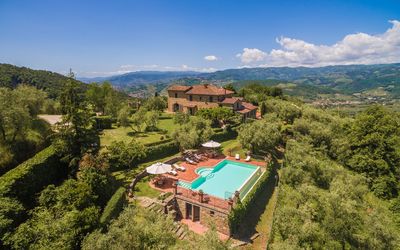 Villa Roncovisi: Natuur, Natuurlijk Landschap, Heuvel Station, Lucht, Vegetation, Eigendom, Wildernis, Berg, Huis,  Dorf\