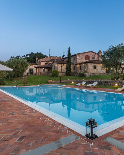 Villa Dell'angelo: Zwembad, Eigendom, Toevlucht, Onroerend Goed, Vakantie, Gebouw, Vrije Tijd, Huis, Woongebied, Boom
