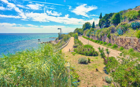 Lucrezia - San Lorenzo: Natuur, Vegetation, Lucht, Natuurlijk Landschap, Kust, Groen, Blauw, Kust, Zee, Wolk