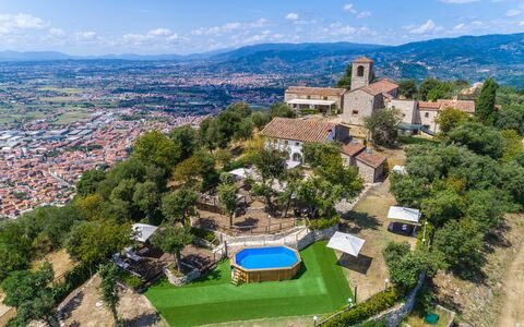Villa Del Santo Bastiano: Luchtfotografie, Vogelperspectief, Eigendom, Landgoed,  Dorf\, Onroerend Goed, Gebouw, Bergdorp, Toerisme, Fotografie