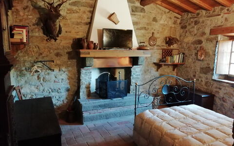Vignoli: Kamer, Eigendom, Interieur Ontwerp, Woonkamer, Gebouw, Meubilair, Huis, Fireplace, Haard, Muur