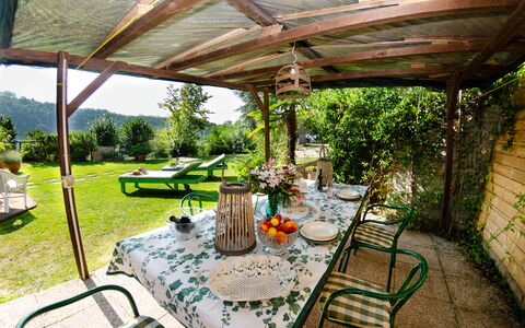 Podere L'istrice: Eigendom, Patio, Backyard, Gebouw, Onroerend Goed, Huis, Huis, Veranda, Landgoed, Kamer