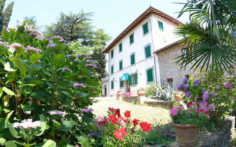 Villa Il Borghetto: Bloem, Eigendom, Fabriek, Huis, Tuin, Plantkunde, Gebouw, Onroerend Goed, Huis, De Lente