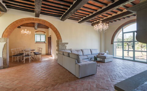 Villa Mezzavia: Gebouw, Eigendom, Kamer, Plafond, Interieur Ontwerp, Verdieping, Landgoed, Architectuur, Huis, Straal