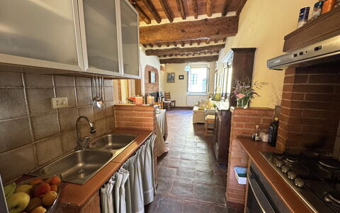 Casina Bella Di Lucca: Meubilair, Flooring, Keuken, Interieur Ontwerp, Countertop, Hout, Major Appliance, Toestel Van De Keuken, Verdieping, Plafond