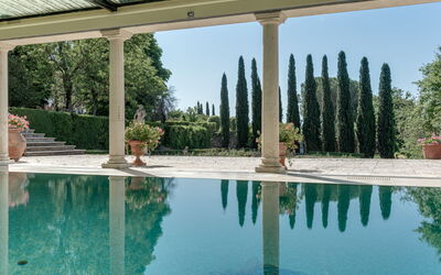 Terrazza e Libreria: Water, Fabriek, Lucht, Gebouw, Zwembad, Boom, Vrije Tijd, Onroerend Goed, Samengesteld Materiaal, Landschap