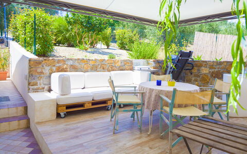 Villa Emanuele - Costarainera: Eigendom, Interieur Ontwerp, Kamer, Meubilair, Huis, Onroerend Goed, Gebouw, Tafel, Huis, Woonkamer