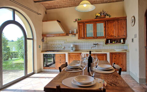 I Glicini: Eigendom, Meubilair, Cabinetry, Countertop, Tableware, Hout, Interieur Ontwerp, Keuken, Tafel, Verlichting