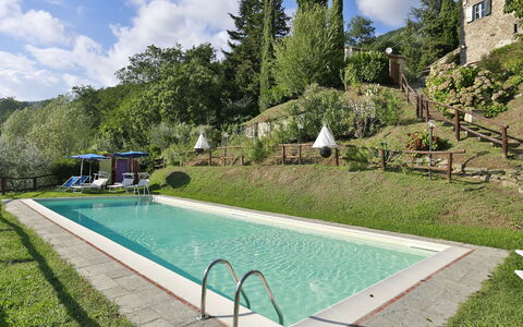 Borgo Antico Marina: Zwembad, Eigendom, Gras, Onroerend Goed, Vrije Tijd, Huis, Landgoed, Backyard, Gebouw, Villa