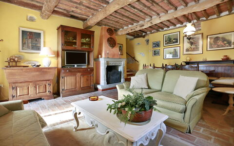 Borgo Antico Marina: Kamer, Woonkamer, Meubilair, Eigendom, Gebouw, Interieur Ontwerp, Huis, Huis, Onroerend Goed, Tafel