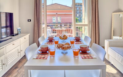 Stella 1 - 008027-Lt-0168: Kamer, Oranje, Meubilair, Eigendom, Interieur Ontwerp, Tafel, Keuken, Geel, Huis, Eetkamer