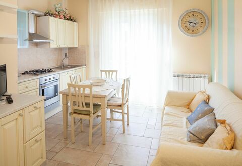 Evelyn Apartment - Diano Marina: Eigendom, Kamer, Meubilair, Interieur Ontwerp, Gebouw, Verdieping, Muur, Woonkamer, Huis, Onroerend Goed