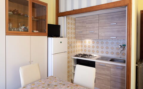 Eveten Apartments - Diano Marina: Kamer, Eigendom, Tegel, Meubilair, Cabinetry, Countertop, Interieur Ontwerp, Verdieping, Keuken, Gebouw