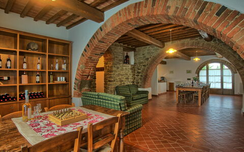 Sole Nel Prato: Gebouw, Eigendom, Kamer, Boog, Architectuur, Interieur Ontwerp, Onroerend Goed, Huis, Landgoed, Straal