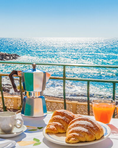 Il Balcone Sul Prino - Imperia: Voedsel, Tableware, Tafel, Lucht, Water, Eigendom, Meubilair, Blauw, Azure, Bord