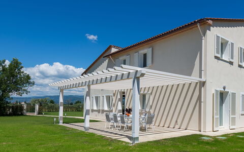 Villa Le Terme: Huis, Huis, Eigendom, Gebouw, Onroerend Goed, Veranda, Facade, Verblijf, Siding, Dak