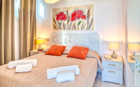 Il Geranio Sant'elmo - Diano Marina: Slaapkamer, Kamer, Meubilair, Eigendom, Interieur Ontwerp, Bed, Suite, Oranje, Muur, Gebouw