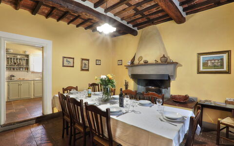 Casa Rosa: Kamer, Eigendom, Gebouw, Eetkamer, Plafond, Restaurant, Interieur Ontwerp, Meubilair, Onroerend Goed, Tafel