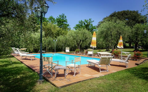 Casa Tonio: Zwembad, Eigendom, Backyard, Onroerend Goed, Huis, Vrije Tijd, Landgoed, Gras, Huis, Boom