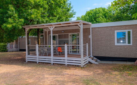 Sirmione 618: Veranda, Verblijf, Outdoor Structuur, Garden Gebouwen, Schaduw, Werf, Beits, Siding, Dek