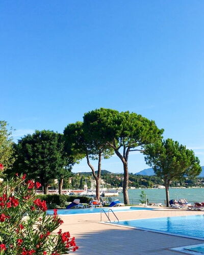 Desenzano 617: Water, Lucht, Fabriek, Bloem, Zwembad, Boom, Arecales, Kust En Oceanic Landvormen, Natuurlijk Landschap, Vrije Tijd