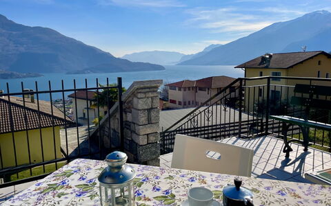 Sofia (Dma333): Lucht, Berg, Dag, Eigendom, Wolk, Tableware, Blauw, Azure, Tafel, Architectuur