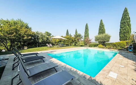 Ca' Del Vento: Blauw, Zwembad, Toevlucht, Eco Hotel, Tuin, Landscaping, Schaduw, Buitenmeubels, Villa