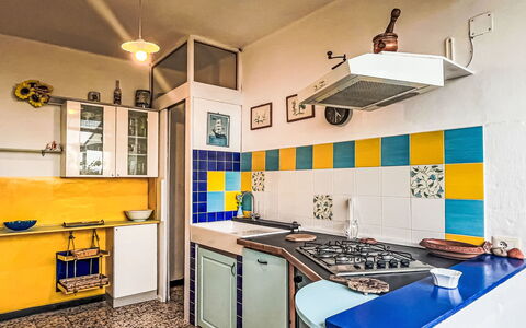 San Lorenzo al Mare 625: Keuken, Major Appliance, Fornuis, Tegel, Appartement, Countertop, Toestel Van De Keuken, Verf, Gasfornuis, Fornuis
