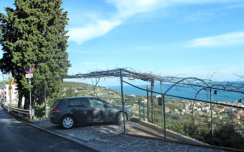 Pietra Ligure 612: Wolk, Lucht, Wiel, Fabriek, Voertuig, Auto, Motorvoertuig, Autoband