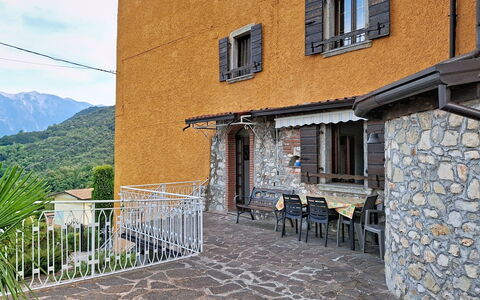 Tremosine 651: Bergketen, Balkon, Bergdorp