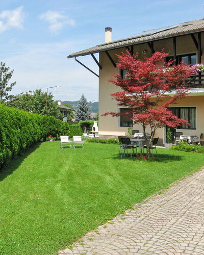 Lago di Caldonazzo 608: Eigendom, Boom, Woongebied, Onroerend Goed, Gras, Huis, Gazon, Gebouw, Fabriek, De Lente