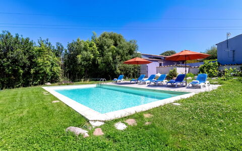 Oliviola: Blauw, Tuin, Zwembad, Toevlucht, Landgoed, Boerderij, Landscaping, Gazon, Hacienda, Backyard