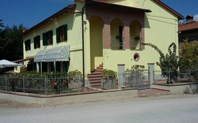 Villa Benedetta: Huis, Eigendom, Gebouw, Huis, Buurt, Onroerend Goed, Woongebied, Facade, Architectuur, Materiële Goederen