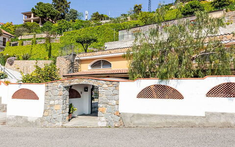 Villa Lamarmora: Architectuur, Huis, Huis, Hacienda, Balkon, Landgoed, Villa, Oprit