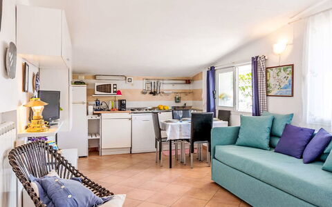 Villetta Laura: Meubilair, Interieur Ontwerp, Flooring, Bankstel, Verdieping, Stoel, Woonkamer, Huis, Appartement