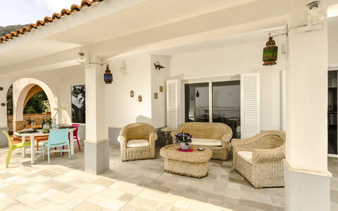 Villa Di Sofia: Eigendom, Kamer, Gebouw, Interieur Ontwerp, Woonkamer, Onroerend Goed, Huis, Huis, Meubilair, Landgoed