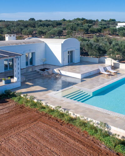 Villa Amelia: Gebouw, Eigendom, Fabriek, Lucht, Venster, Azure, Boom, Zwembad, Land Lot, Huis