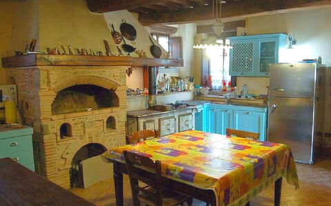 Monastery Guest House: Meubilair, Tafel, Gebouw, Hout, Interieur Ontwerp, Keuken, Huis, Flooring, Verdieping, Cabinetry