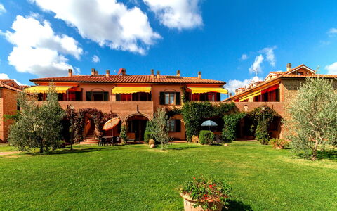 Calanchi Apartments: Eigendom, Huis, Huis, Landgoed, Onroerend Goed, Gebouw, Woongebied, Hacienda, Land Lot, Herenhuis