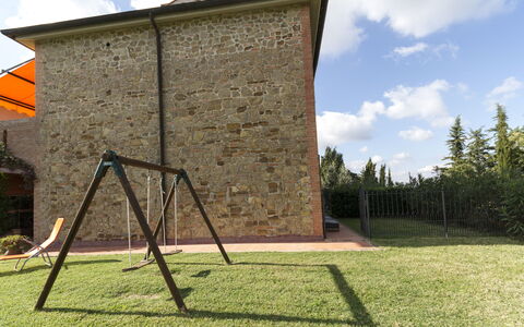 Calanchi Apartments: Boom, Gras, Land Lot, Huis, Facade, Spellen, Metaal, Kunst