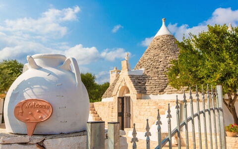 Trullo Del Mandarino: Lucht, Historische Site, Toerisme, Huis, Architectuur, Vakantie, Gebouw